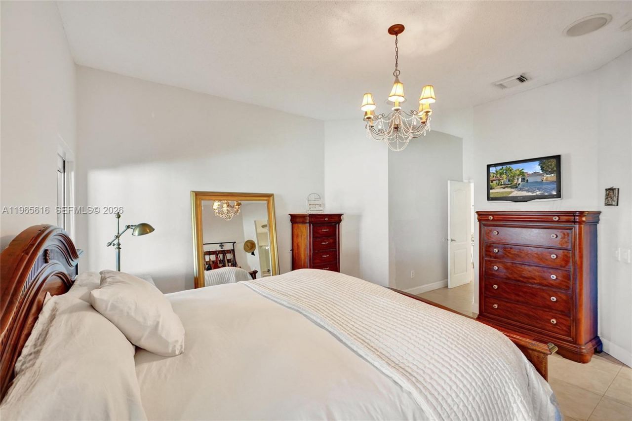 471 SW 92nd Psge, Miami, FL 33174 Photo