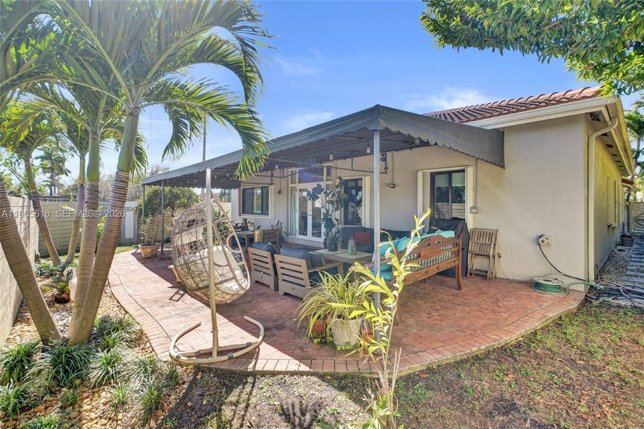 471 SW 92nd Psge, Miami, FL 33174 Photo