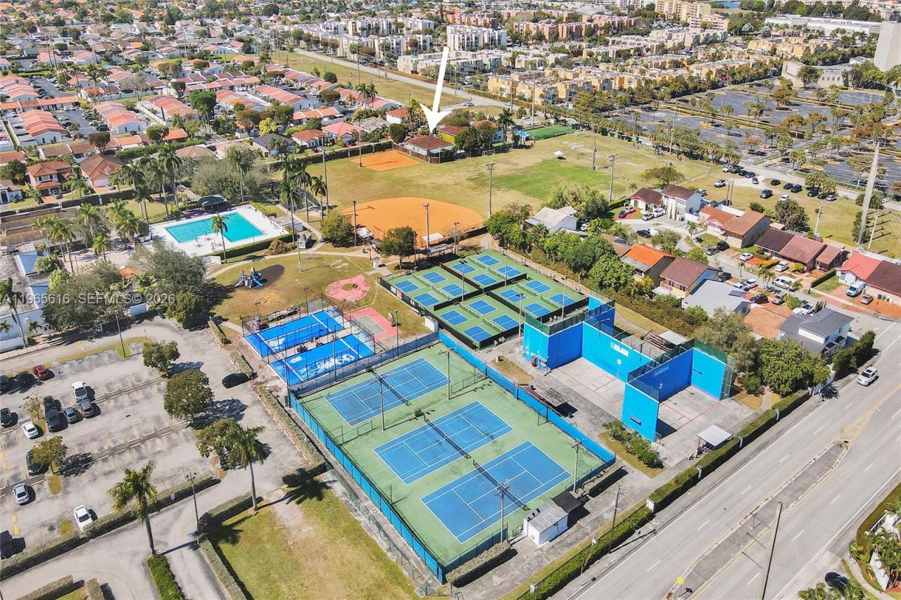 471 SW 92nd Psge, Miami, FL 33174 Photo