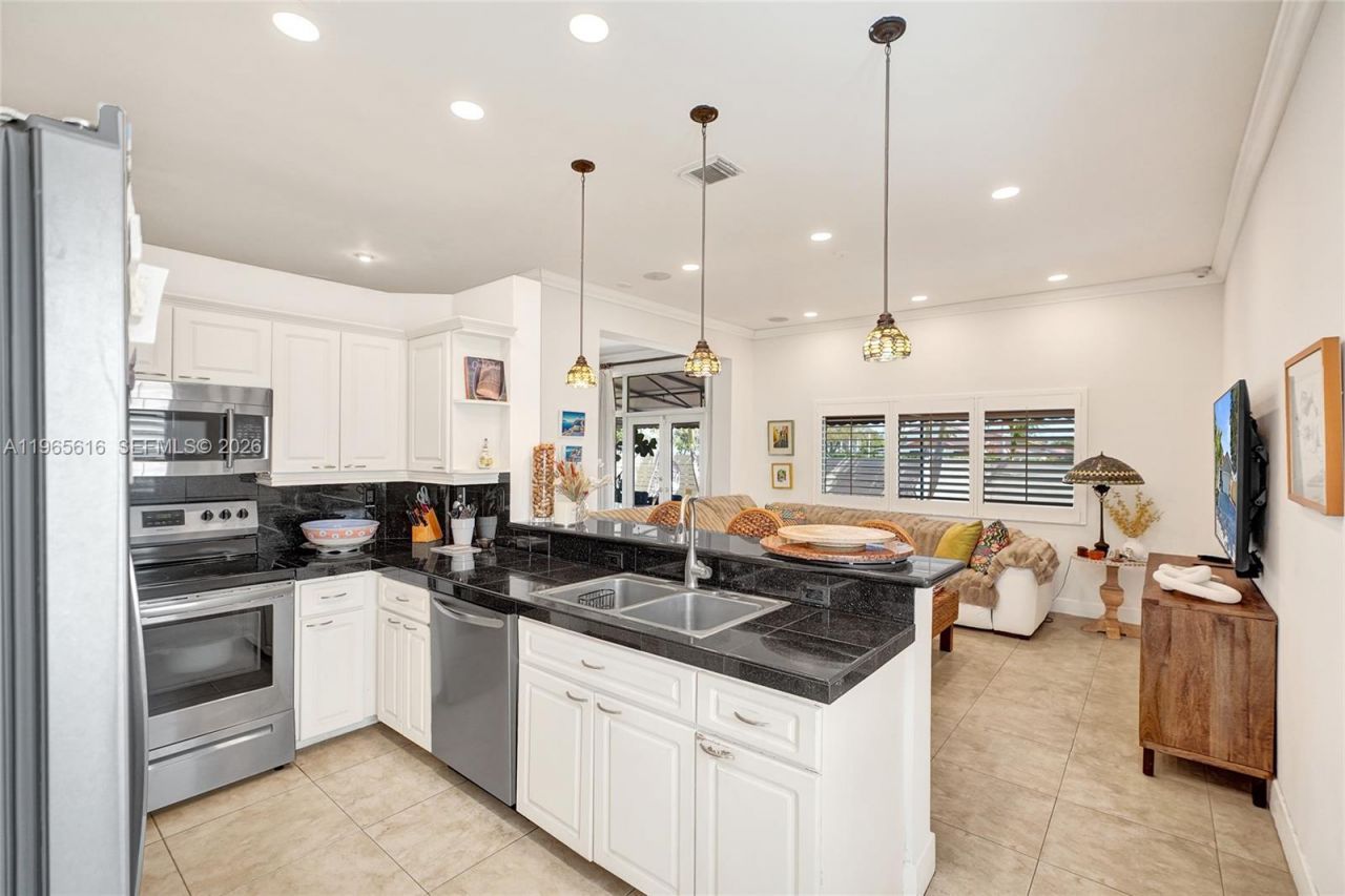 471 SW 92nd Psge, Miami, FL 33174 Photo