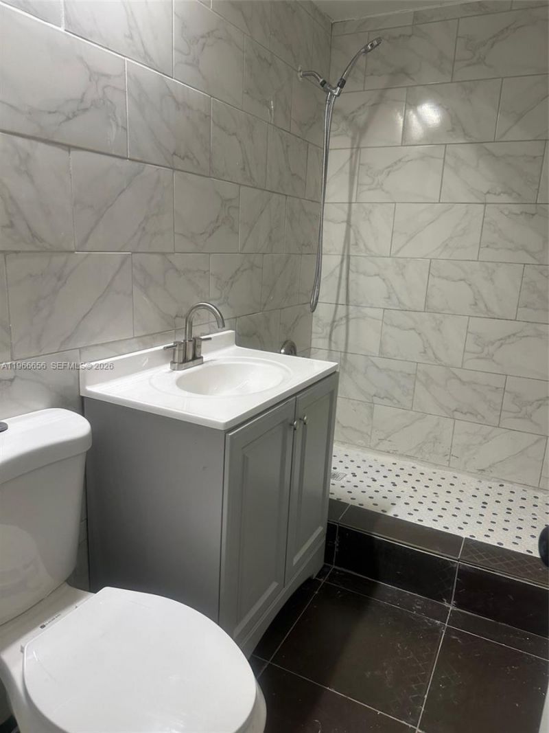 1275 W 31st St, Unit 1, Hialeah, FL 33012 Photo