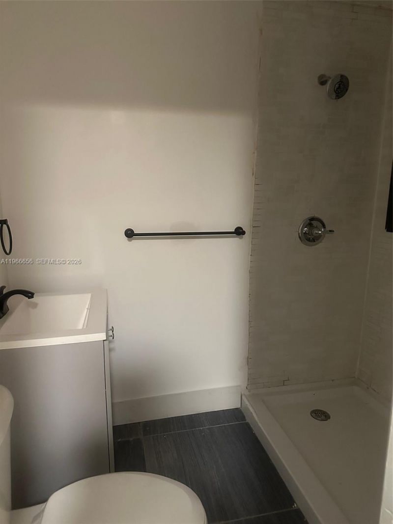 1275 W 31st St, Unit 1, Hialeah, FL 33012 Photo