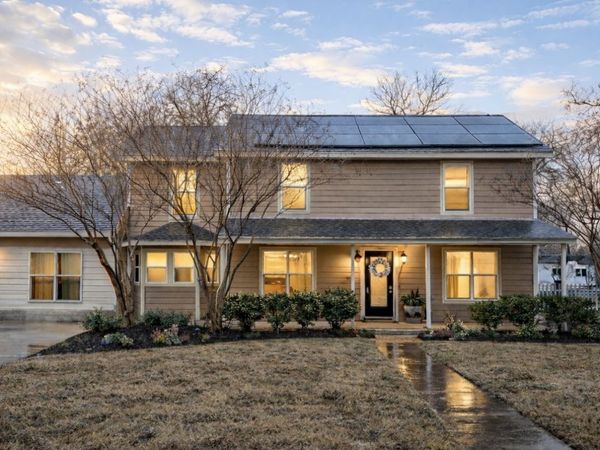 306 Flores Oaks, Floresville, TX 78114