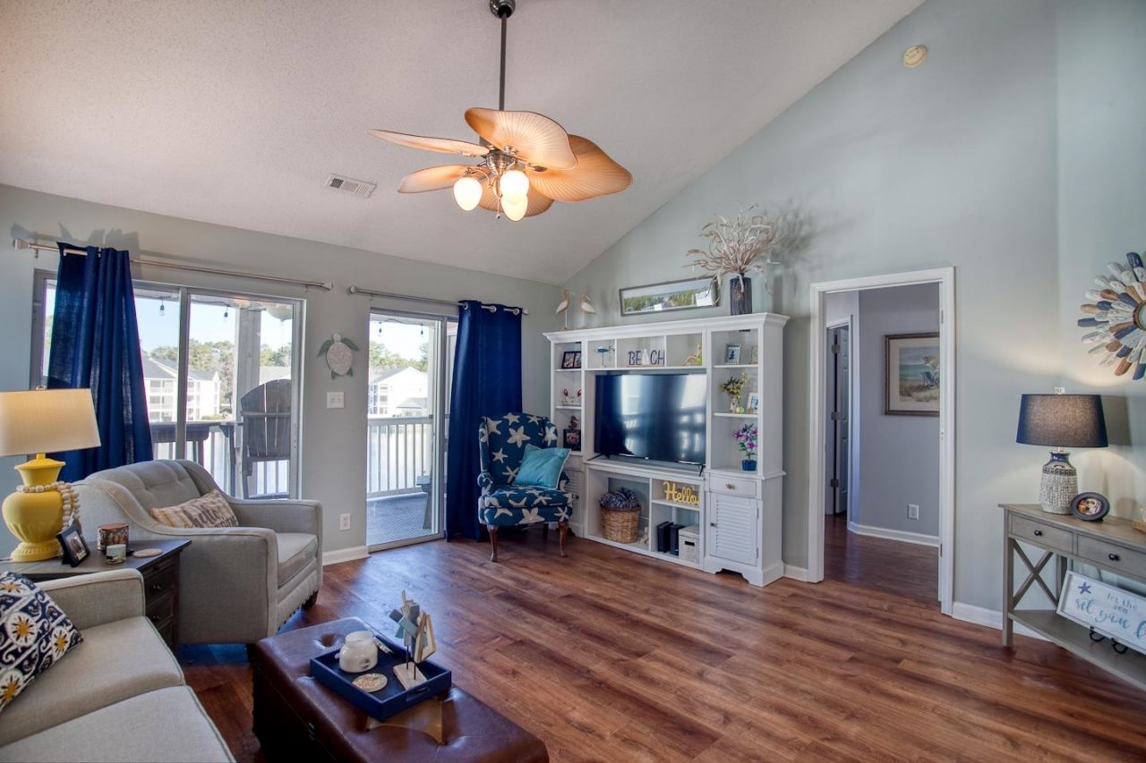 647 Woodmoor Dr. Photo 11