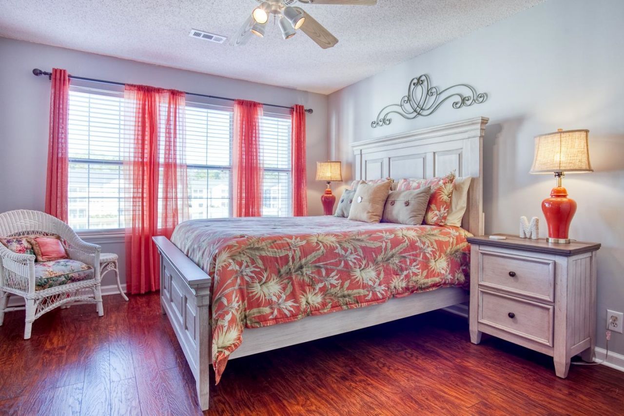 647 Woodmoor Dr. Photo 17