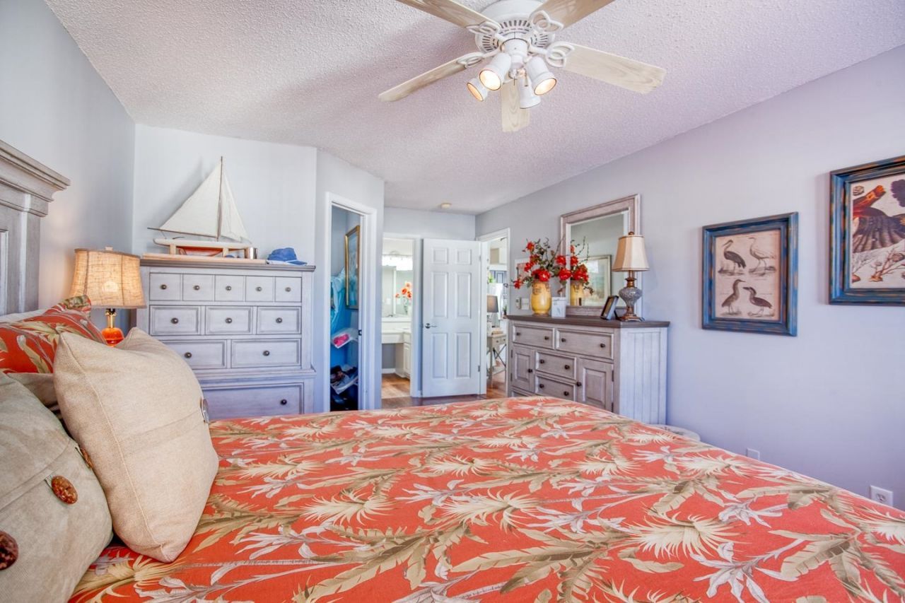 647 Woodmoor Dr. Photo 18