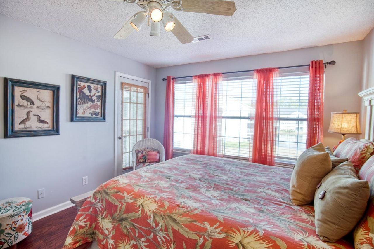 647 Woodmoor Dr. Photo 20