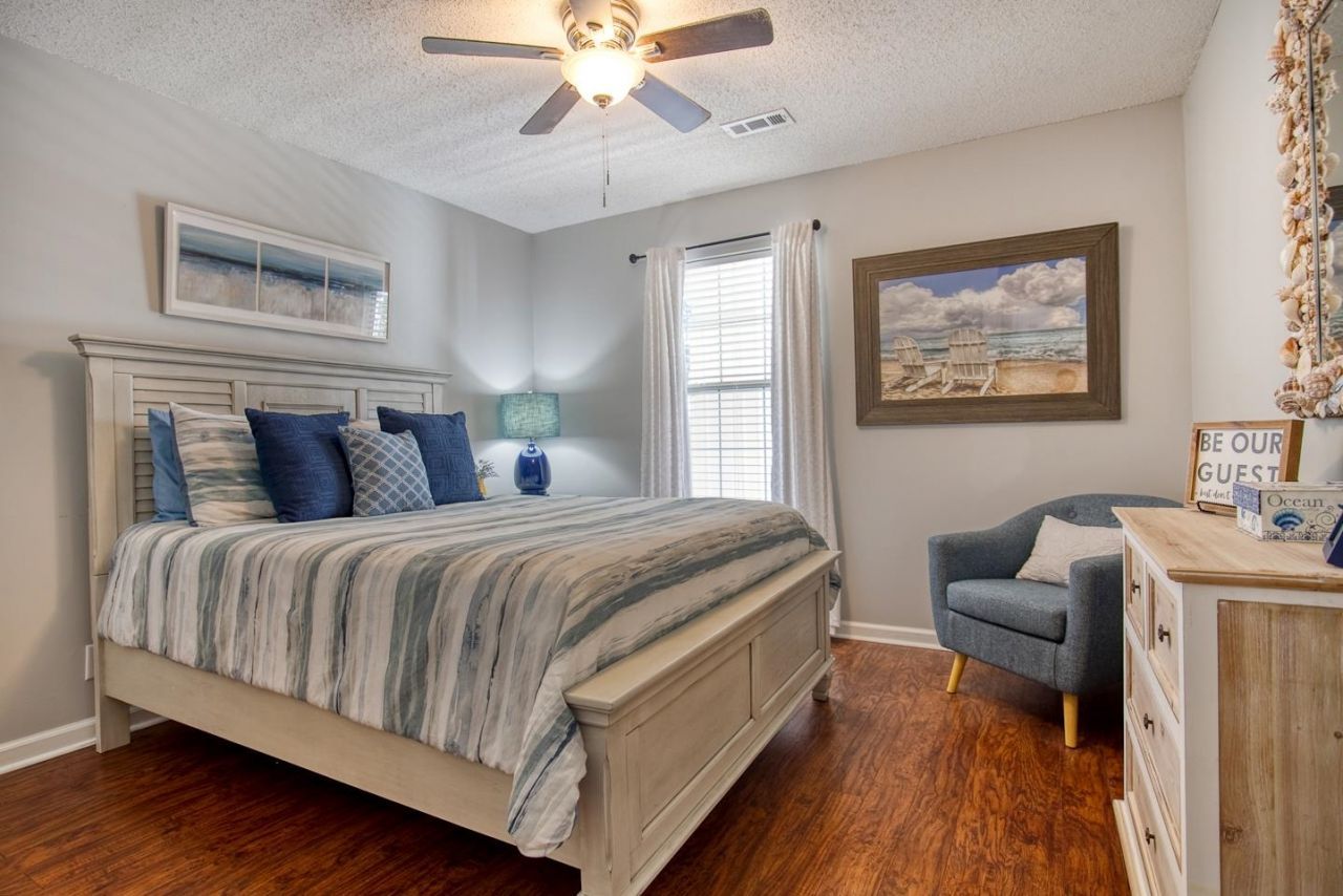 647 Woodmoor Dr. Photo 23