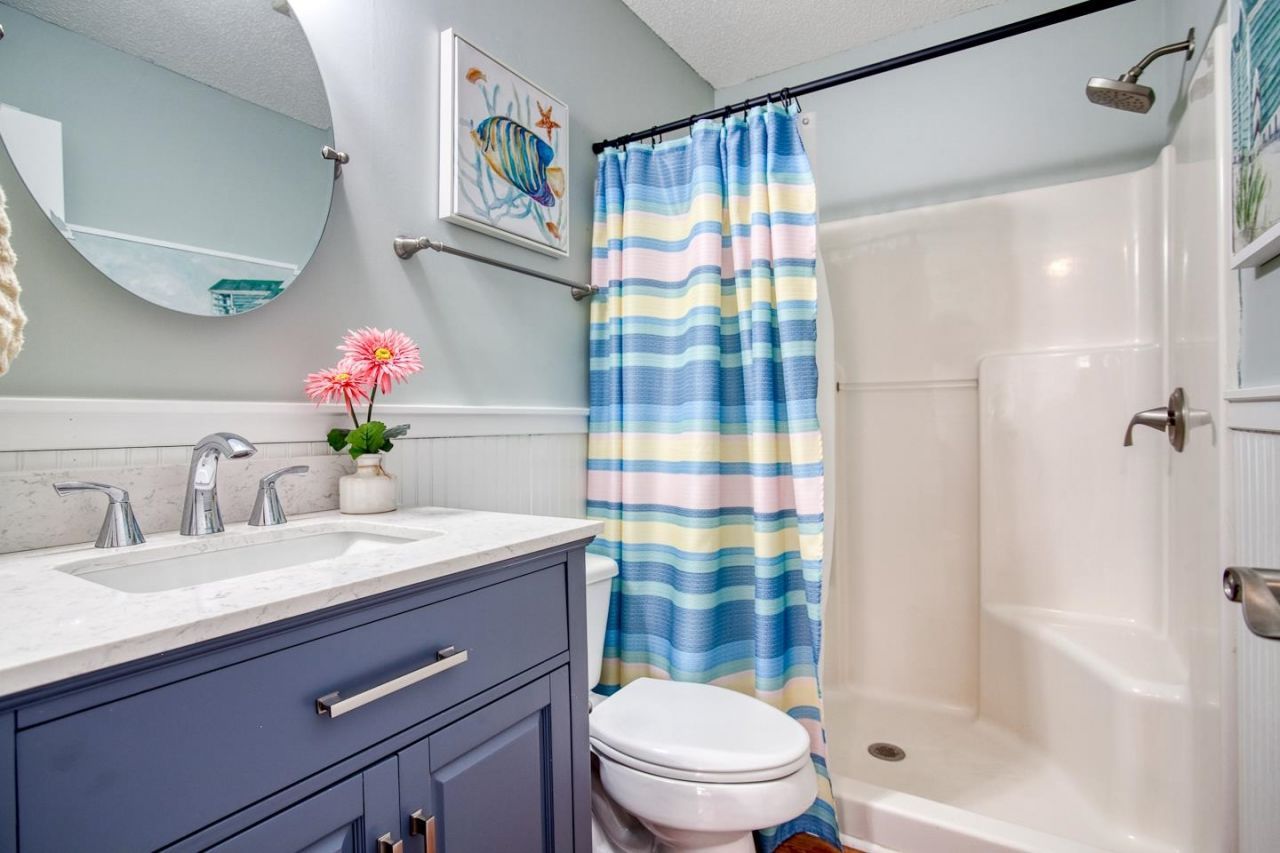 647 Woodmoor Dr. Photo 26