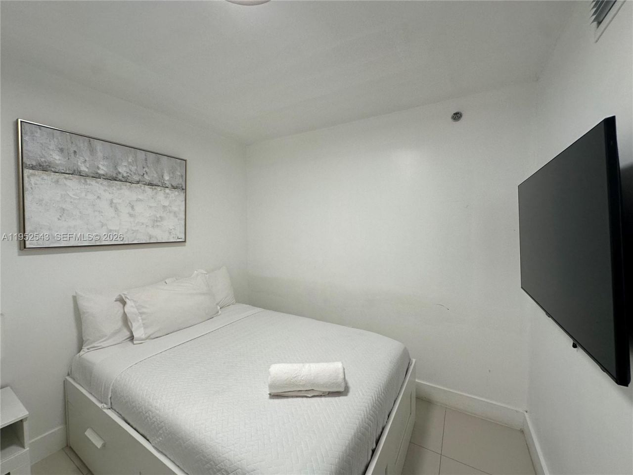 1200 Brickell Bay Dr, Unit 1712, Miami, FL 33131 Photo