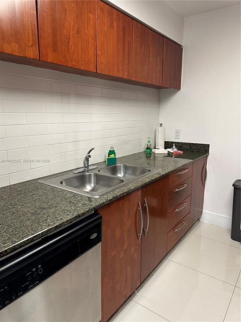 1200 Brickell Bay Dr, Unit 1712, Miami, FL 33131 Photo