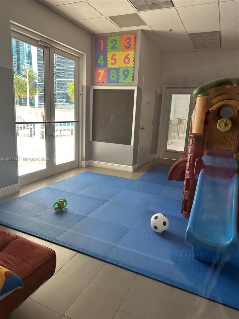 1200 Brickell Bay Dr, Unit 1712, Miami, FL 33131 Photo