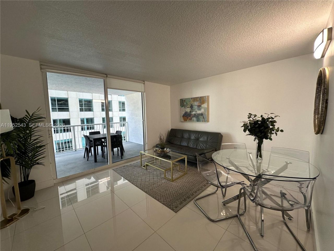 1200 Brickell Bay Dr, Unit 1712, Miami, FL 33131 Photo