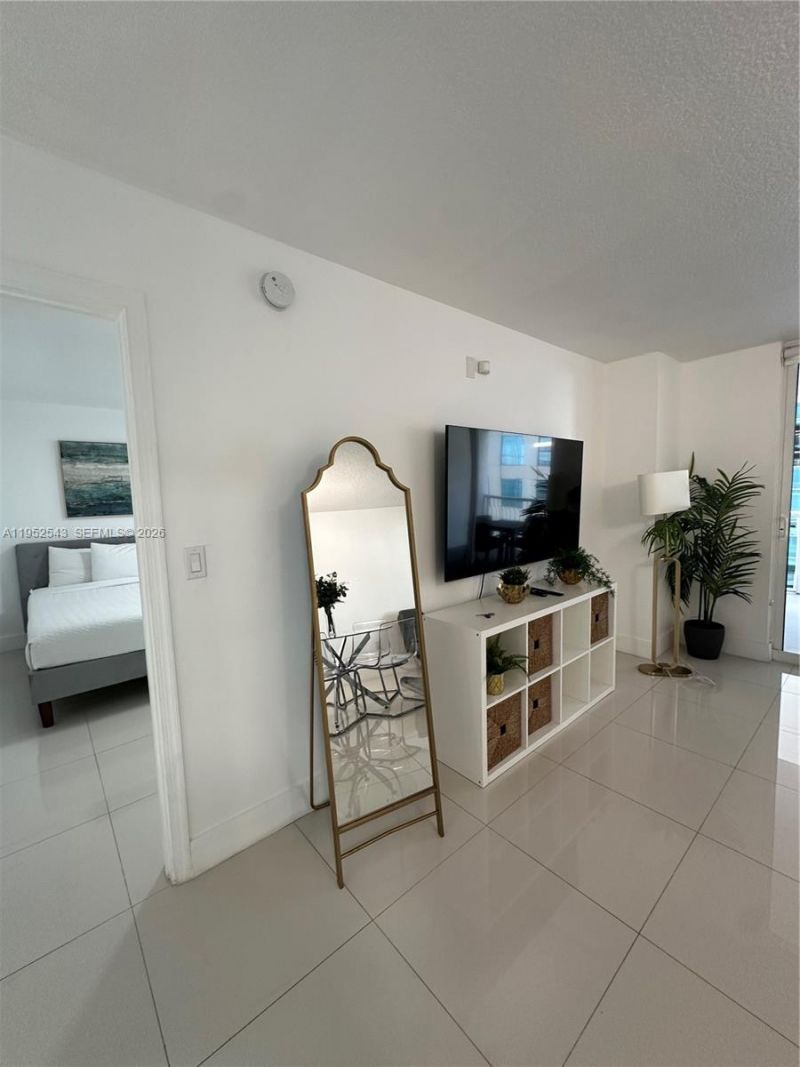 1200 Brickell Bay Dr, Unit 1712, Miami, FL 33131 Photo