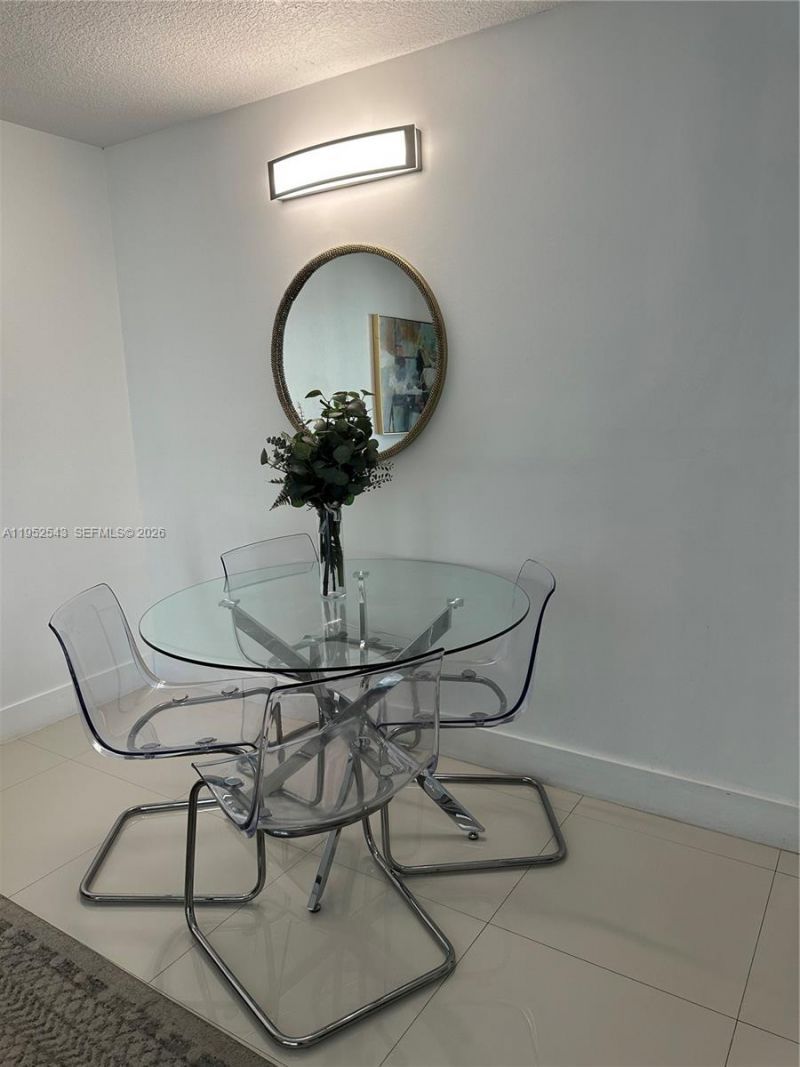 1200 Brickell Bay Dr, Unit 1712, Miami, FL 33131 Photo