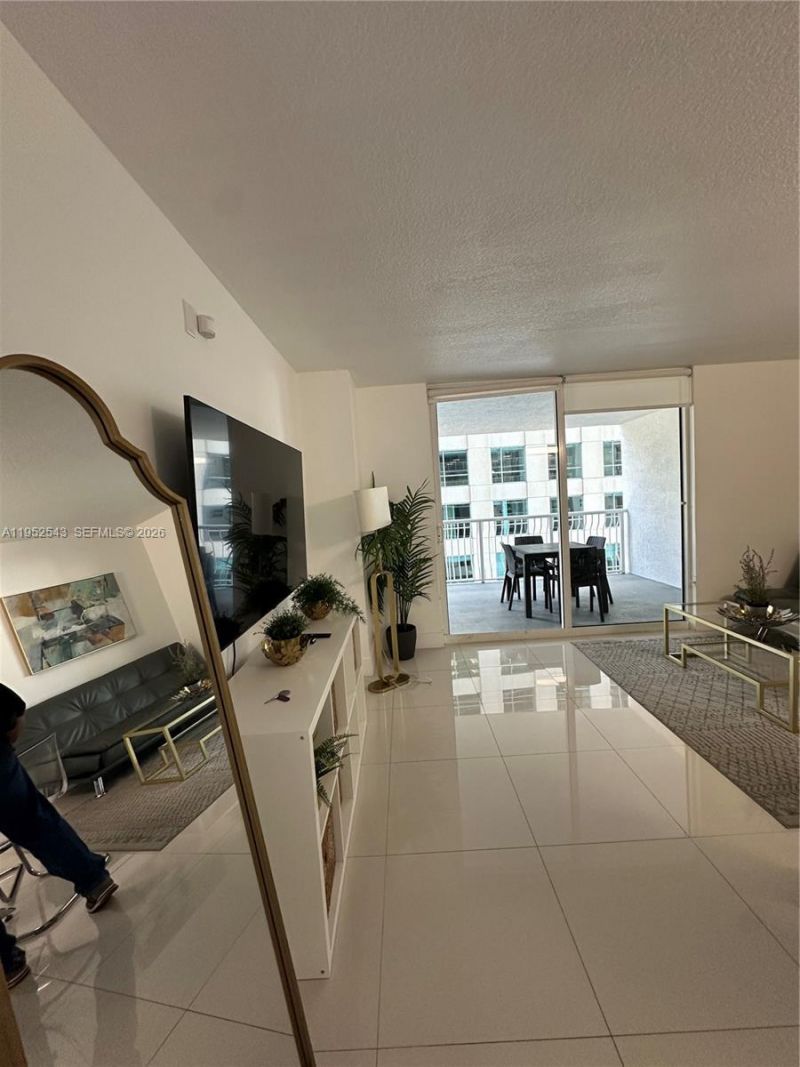 1200 Brickell Bay Dr, Unit 1712, Miami, FL 33131 Photo