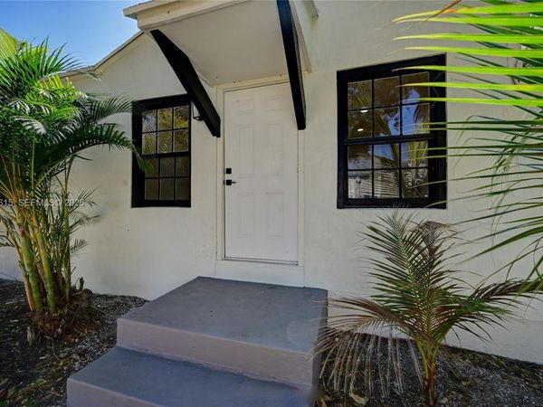 816 Tuscaloosa St, West Palm Beach, FL 33405