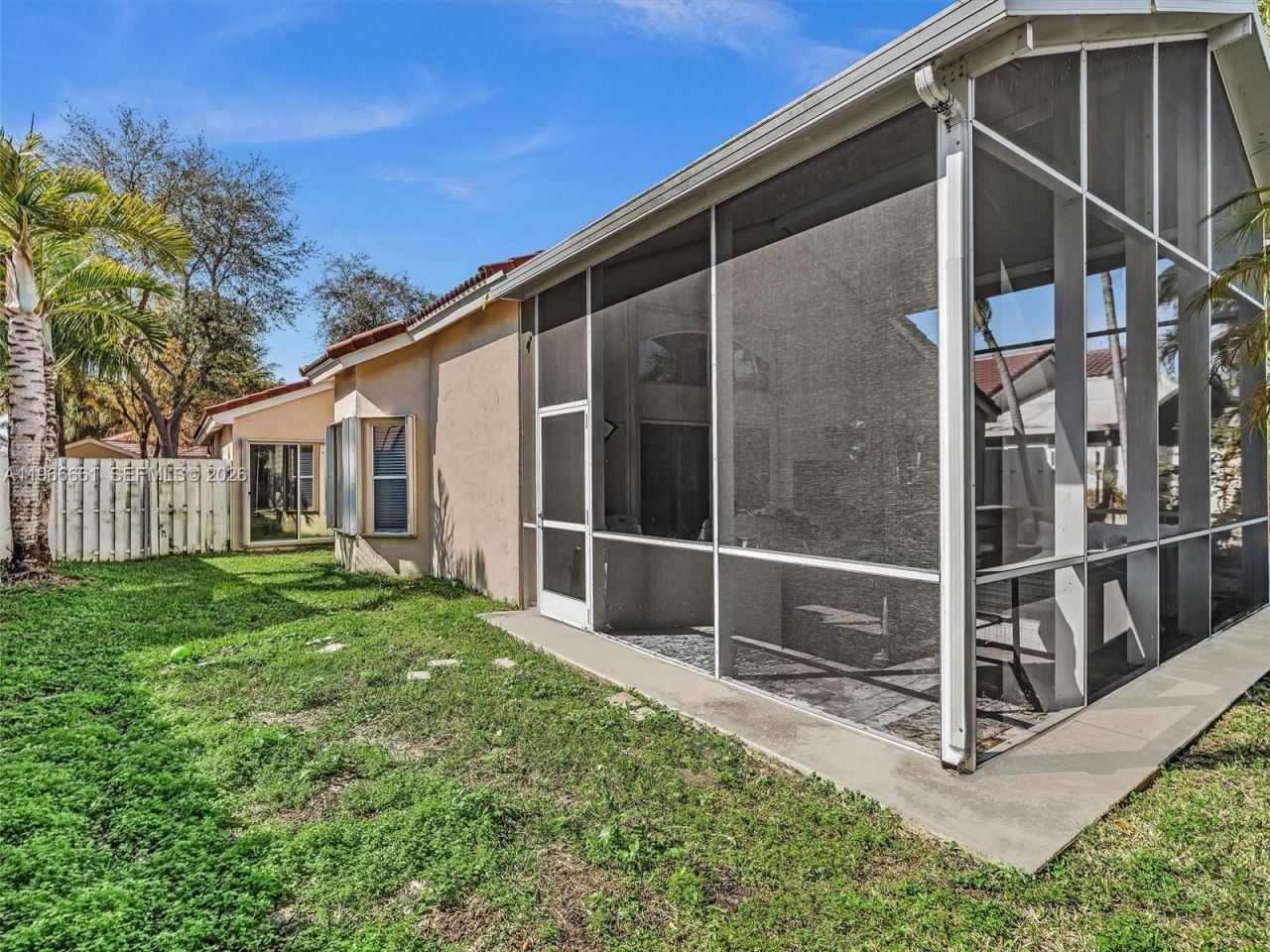 4962 SW 32nd Way , Hollywood, FL 33312 Photo