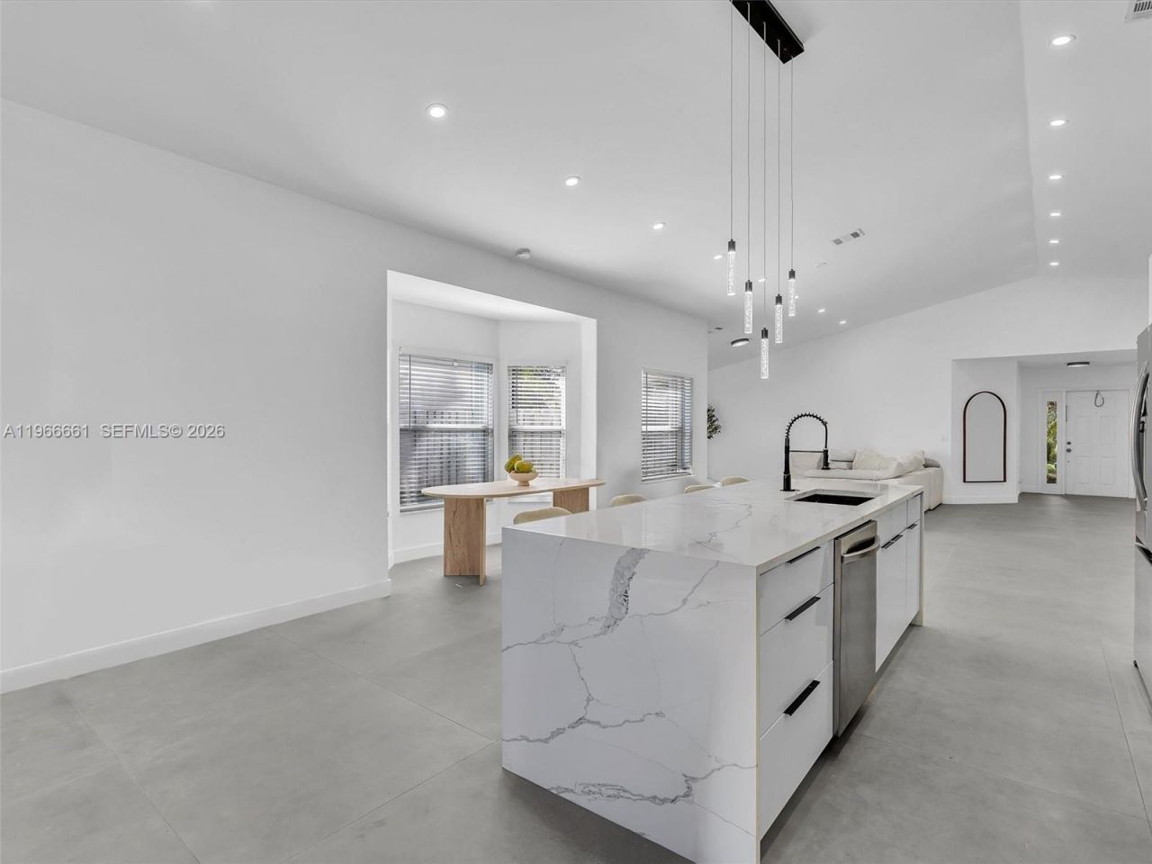 4962 SW 32nd Way , Hollywood, FL 33312 Photo