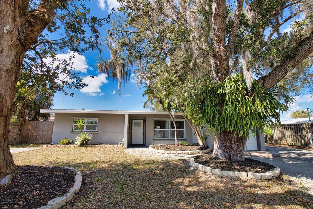 1937 Gold Avenue, Sarasota, FL 34235 Main Photo