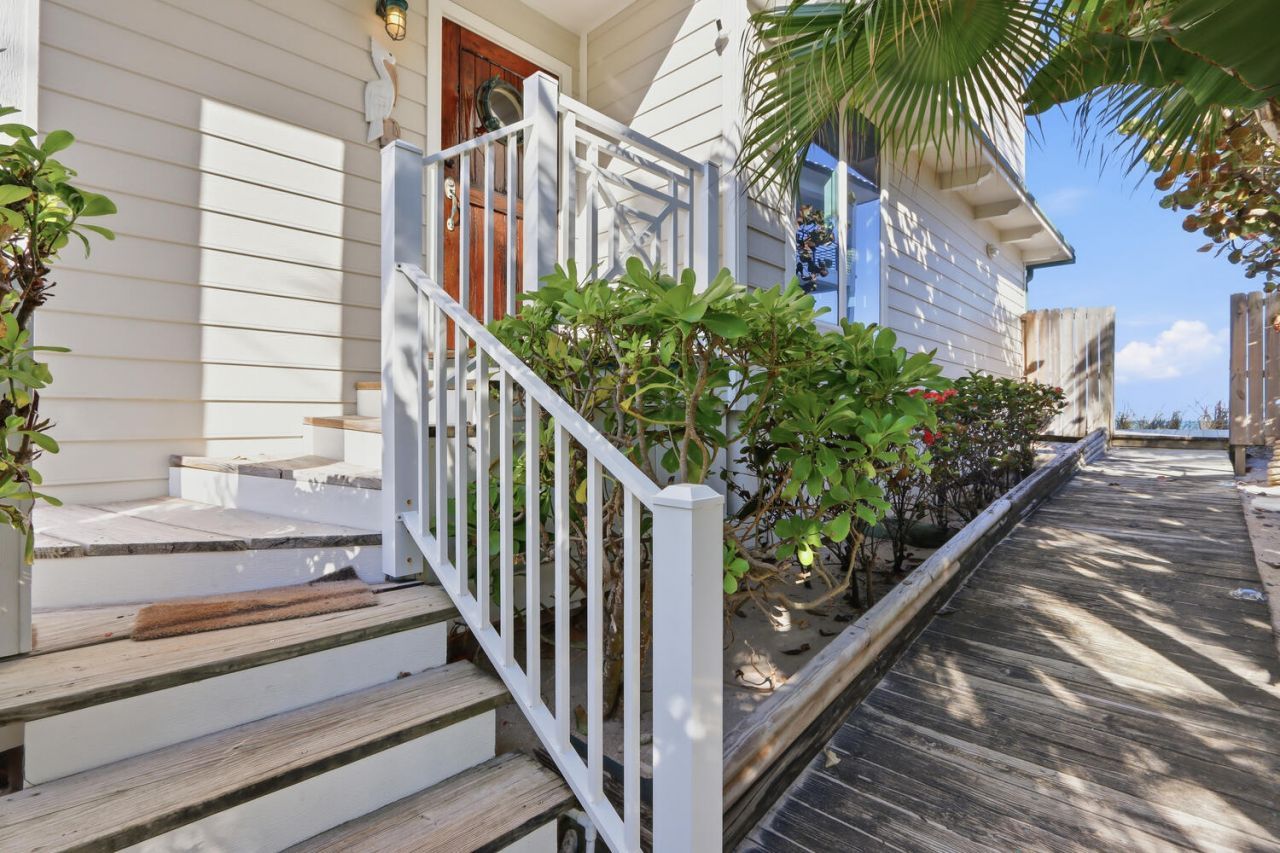1031 SE Macarthur Boulevard, Stuart, FL 34996 Photo