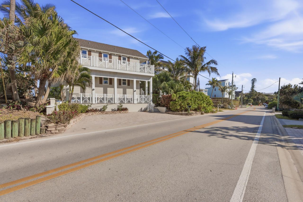 1031 SE Macarthur Boulevard, Stuart, FL 34996 Photo