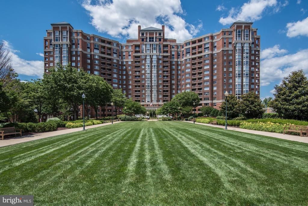 5809 Nicholson Lane, Unit 903, Bethesda, MD 20852 Main Photo