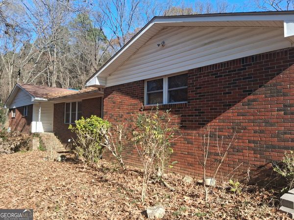 733 Chateau Drive, Silver Creek, GA 30173