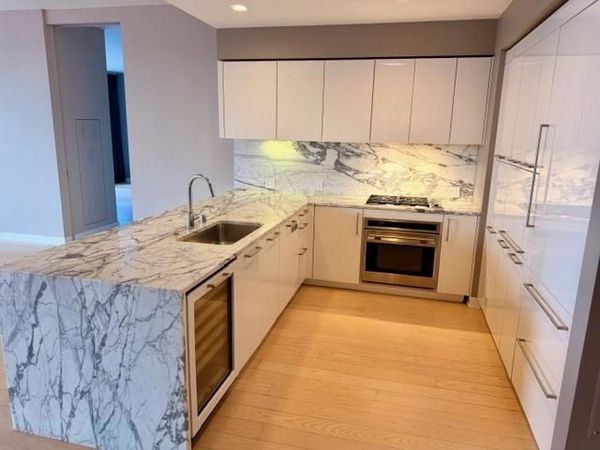 301 Mission Street, Unit 303, San Francisco, CA 94105