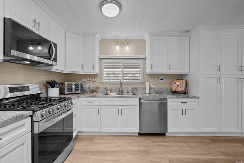 500 W Santa Maria Street, Unit 30, Santa Paula, CA 93060 Main Photo