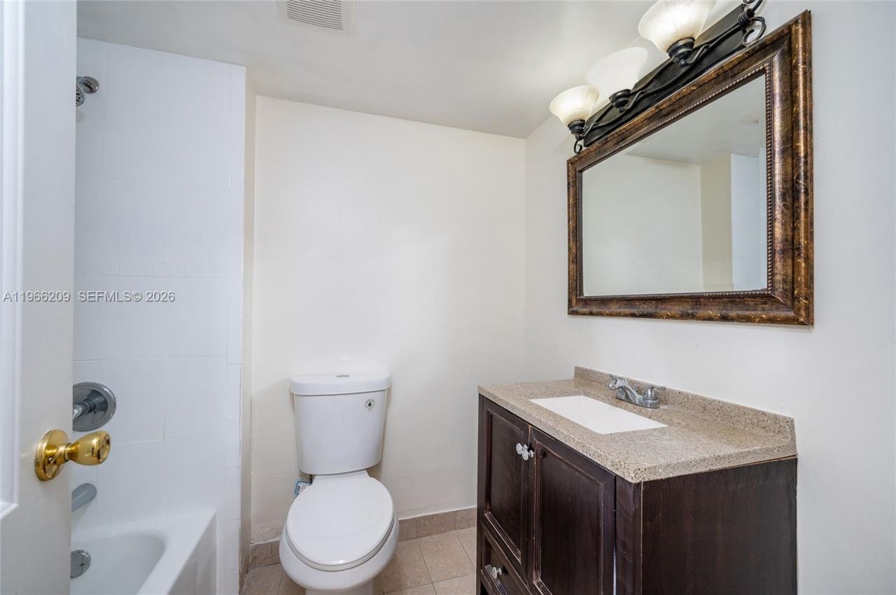 4350 NW 79th Ave, Unit 1B, Doral, FL 33166 Photo