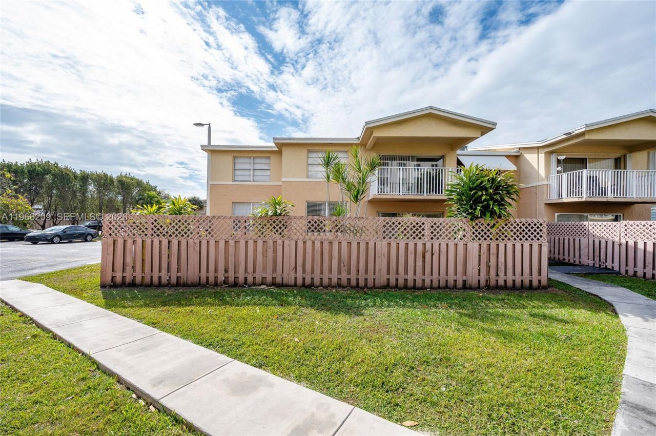 4350 NW 79th Ave, Unit 1B, Doral, FL 33166 Photo
