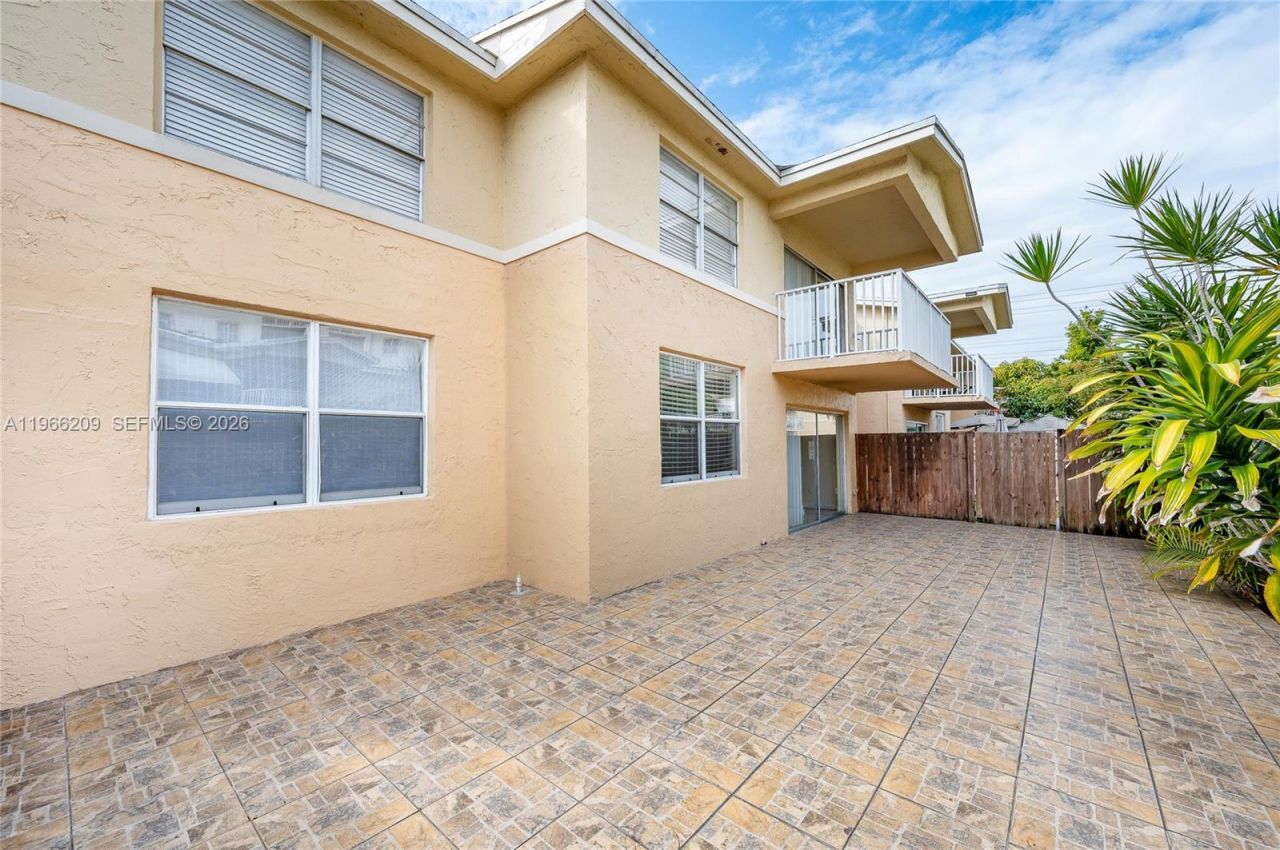 4350 NW 79th Ave, Unit 1B, Doral, FL 33166 Photo