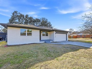 11004 Delford Circle, Dallas, TX 75228