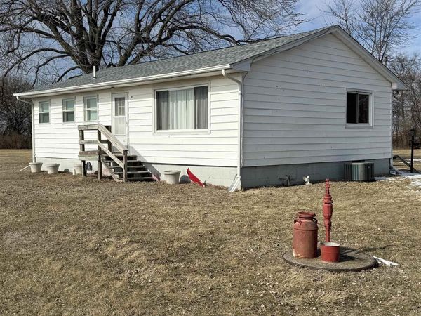 702 180th Avenue, Monmouth, IL 61462