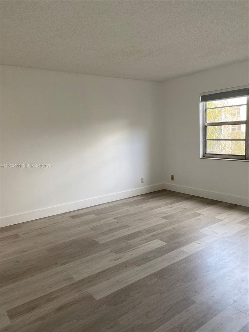 1075 Riverside Dr , Unit 405, Coral Springs, FL 33071 Photo