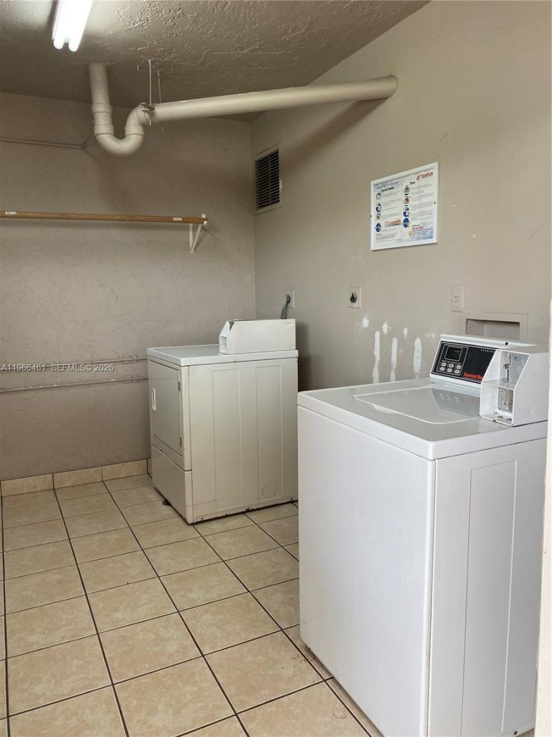 1075 Riverside Dr , Unit 405, Coral Springs, FL 33071 Photo