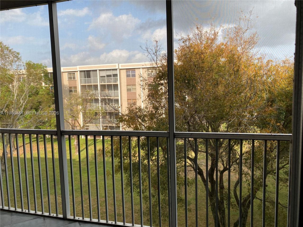 1075 Riverside Dr , Unit 405, Coral Springs, FL 33071 Photo