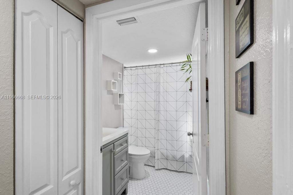 10951 W Okeechobee Rd, Unit 101, Hialeah Gardens, FL 33018 Photo