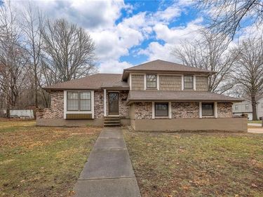 1202 W Elm Street, Greenwood, MO 64034