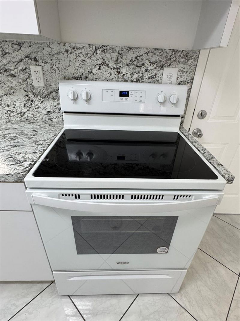 1481 NE 150th St, Unit 102, Miami, FL 33161 Photo