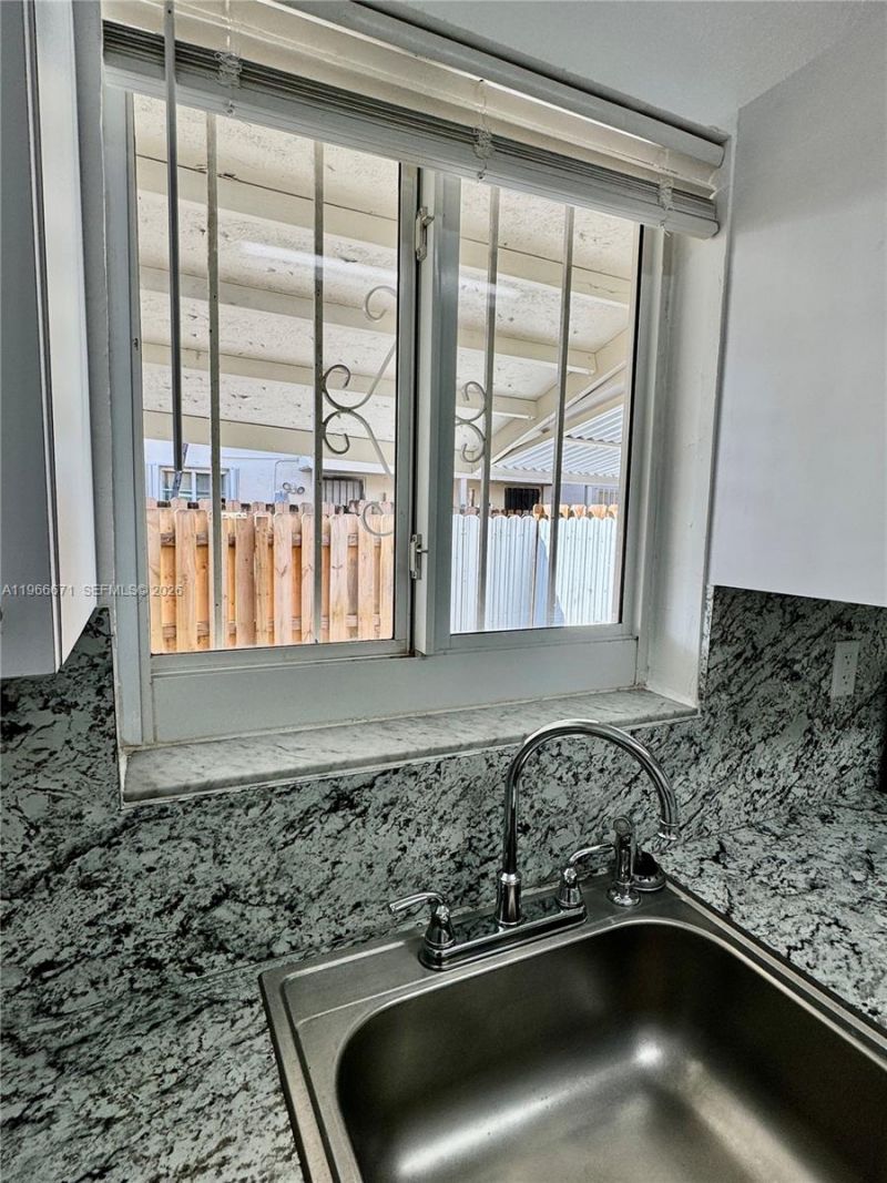 1481 NE 150th St, Unit 102, Miami, FL 33161 Photo