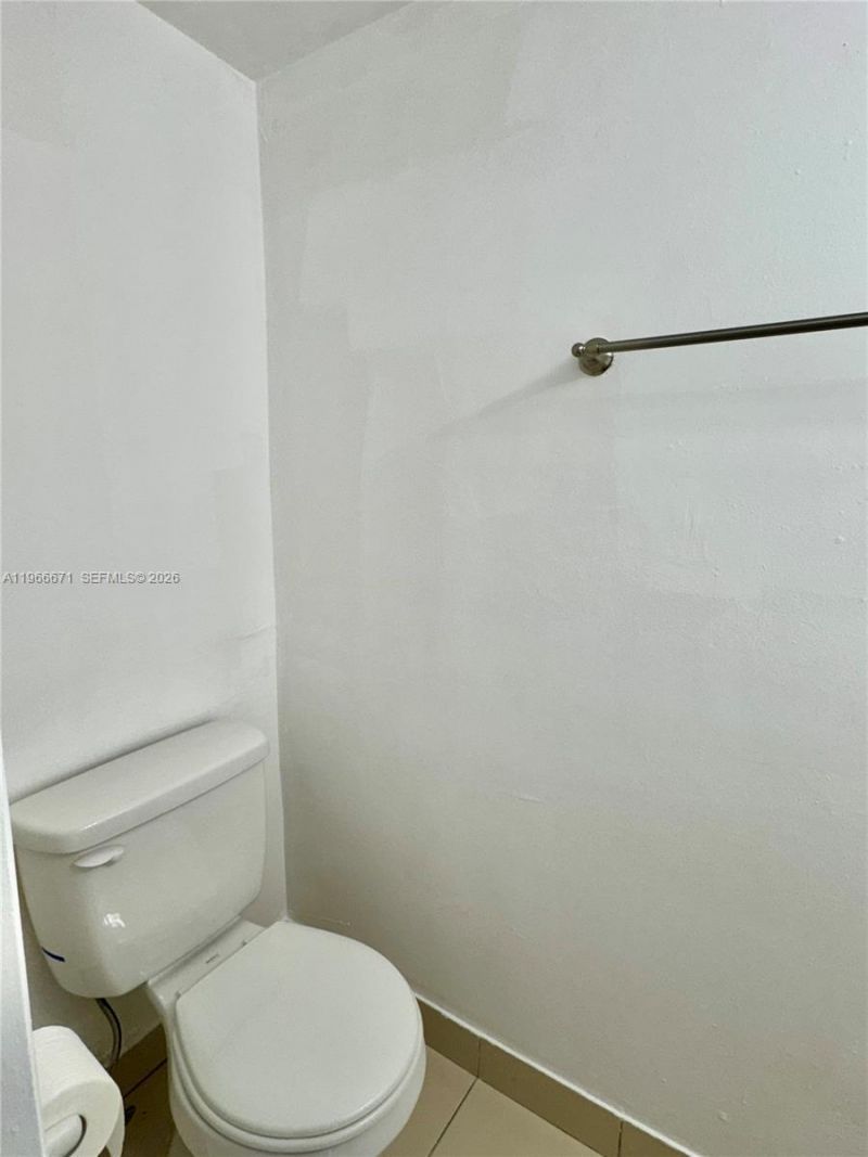 1481 NE 150th St, Unit 102, Miami, FL 33161 Photo