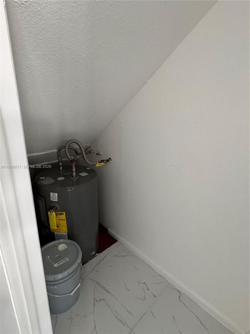 1481 NE 150th St, Unit 102, Miami, FL 33161 Photo