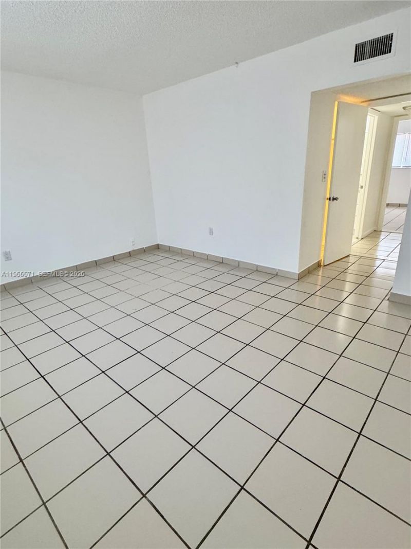 1481 NE 150th St, Unit 102, Miami, FL 33161 Photo