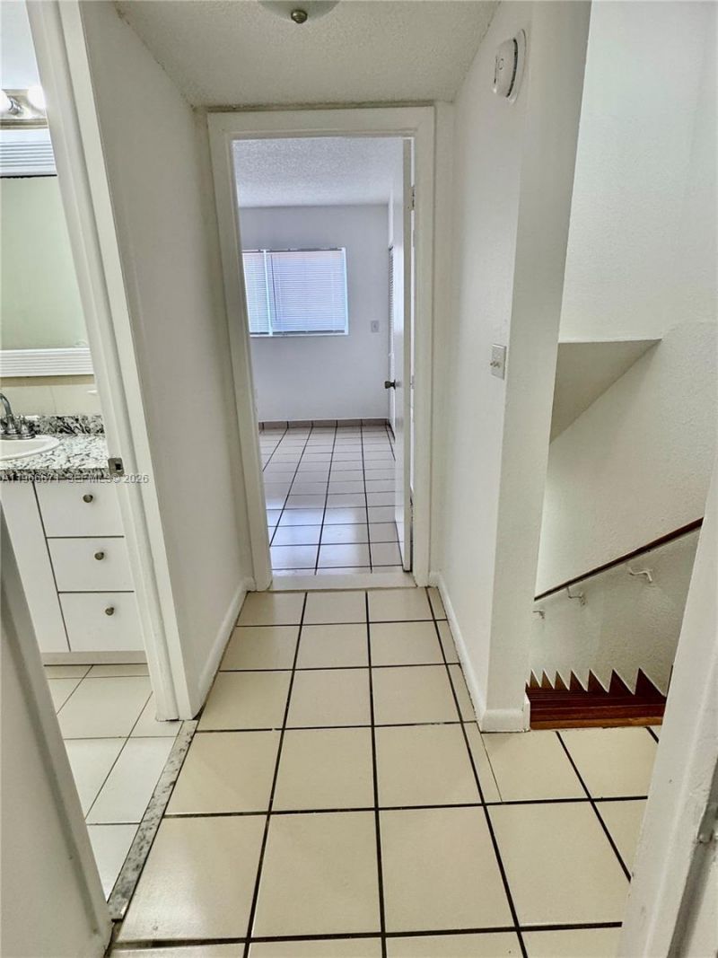 1481 NE 150th St, Unit 102, Miami, FL 33161 Photo