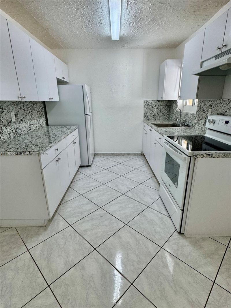 1481 NE 150th St, Unit 102, Miami, FL 33161 Photo