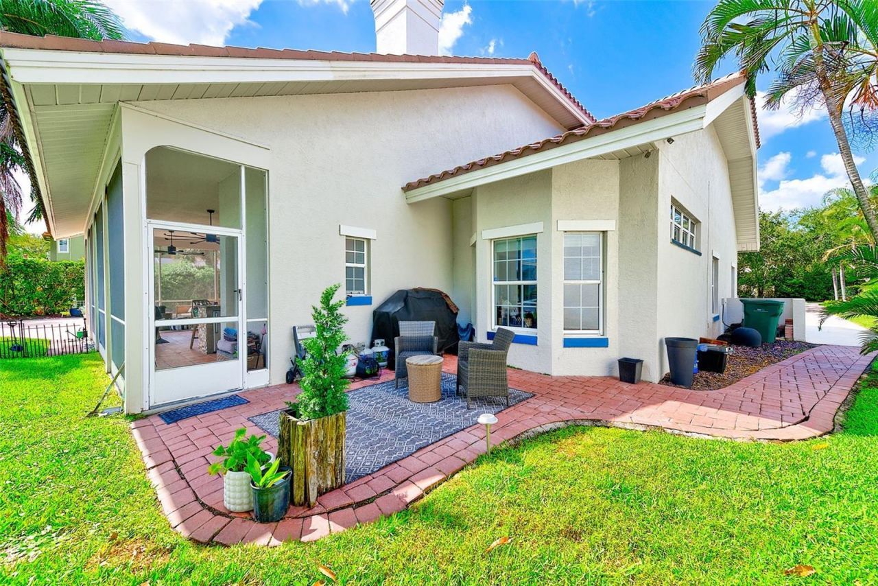 7462 Watersilk Drive N, Pinellas Park, FL 33782 Photo