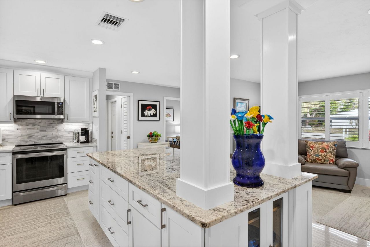 590 Boulder Dr, Sanibel, FL 33957 Photo