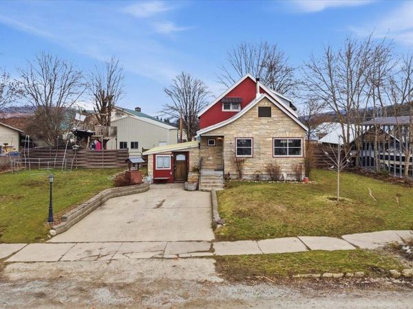 220 S Warren Ave, Newport, WA 99156